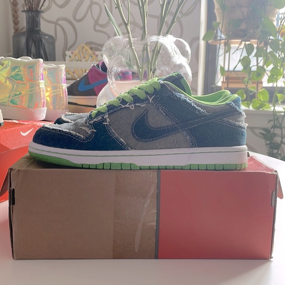 2004 Nike Dunk ‘Incredible Hulk’ Size 6Y (7.5W) - Picture 2 of 10